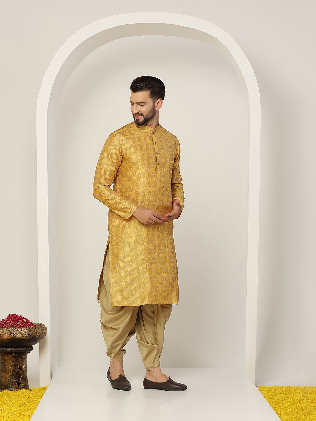 Kisah Men Yellow Silk Blend Textured Kurta (KA-0904)